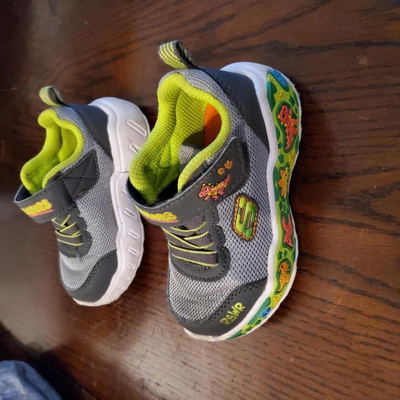 Skechers Kids' Gray and Green Sneakers - Picture 5 of 6